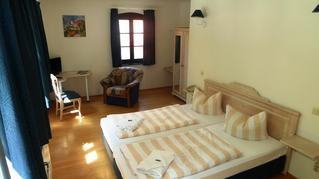 Mb Hotel Weisser Hirsch Hohnstein Rum bild